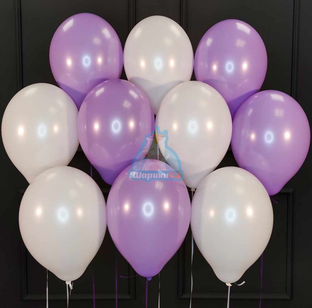 Облако бело-фиолетовых шариков на 8 марта