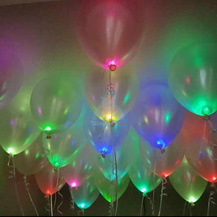 Светящиеся разноцветные шары металлик под потолок с мигающими разноцветными светодиодами