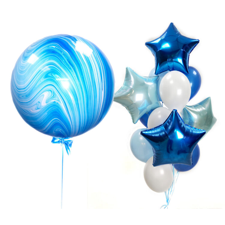Композиция из голубых и синих шаров со звездами и большим голубым агатом