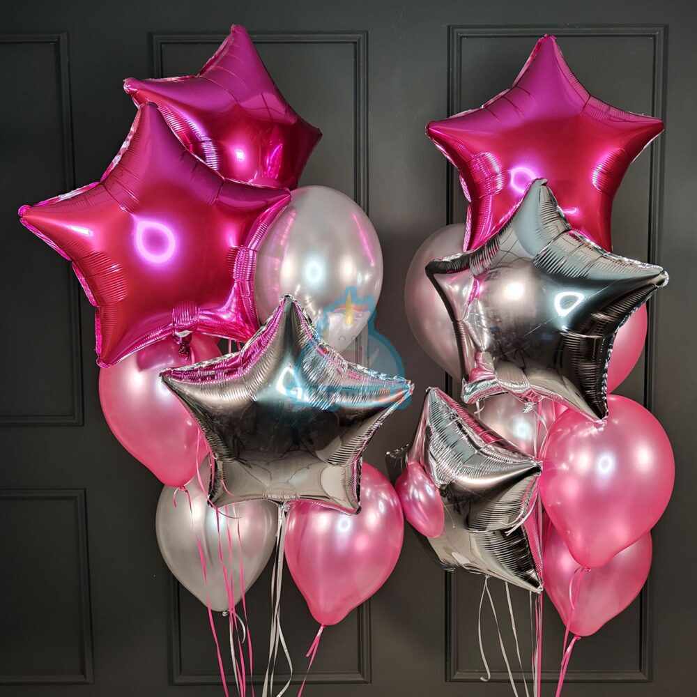Композиция из серебряных и розовых шаров с гелием со звездами ко дню влюбленных