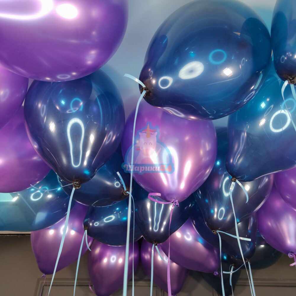 Облако из фиолетовых шариков металлик и синих шариков кристалл