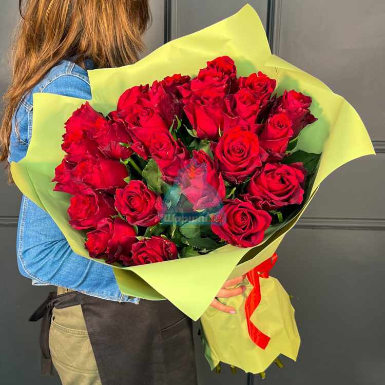 Букет из красных эквадорских роз 70 см