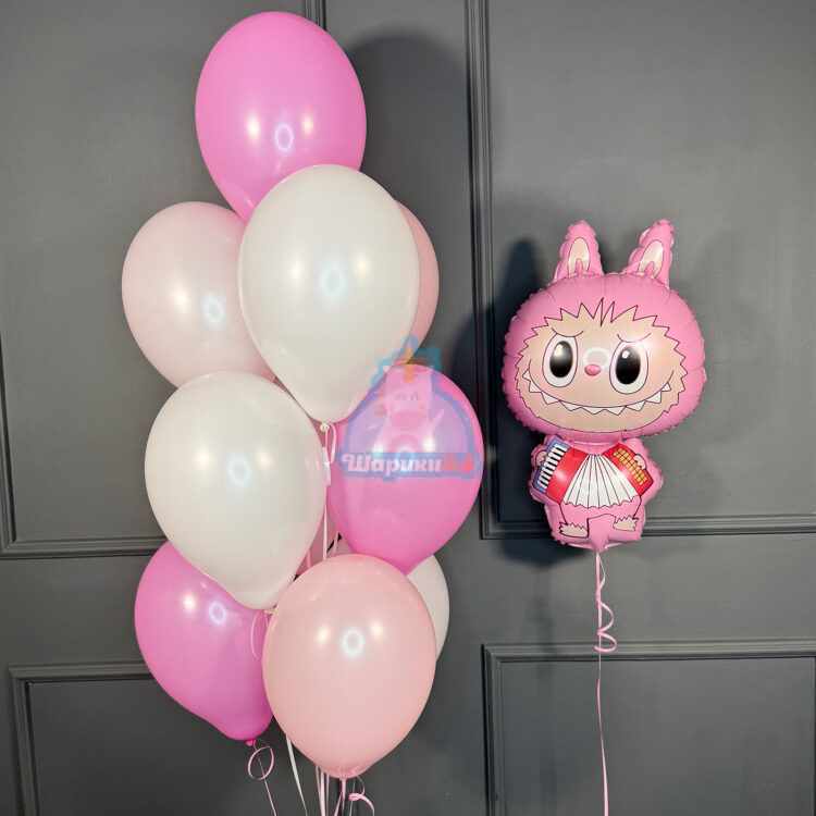 Композиция из нежных шариков с розовой цифрой и фигурой Лабубу