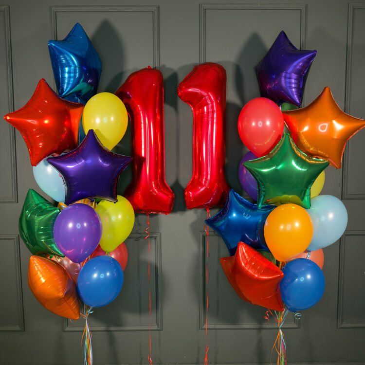 Сет из разноцветных шаров со звездами и красными цифрами