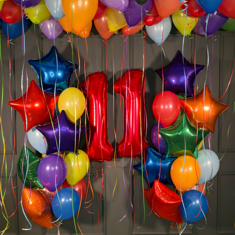 Большой сет из разноцветных шаров со звездами и цифрами